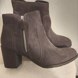 Arizona boots size 9.5